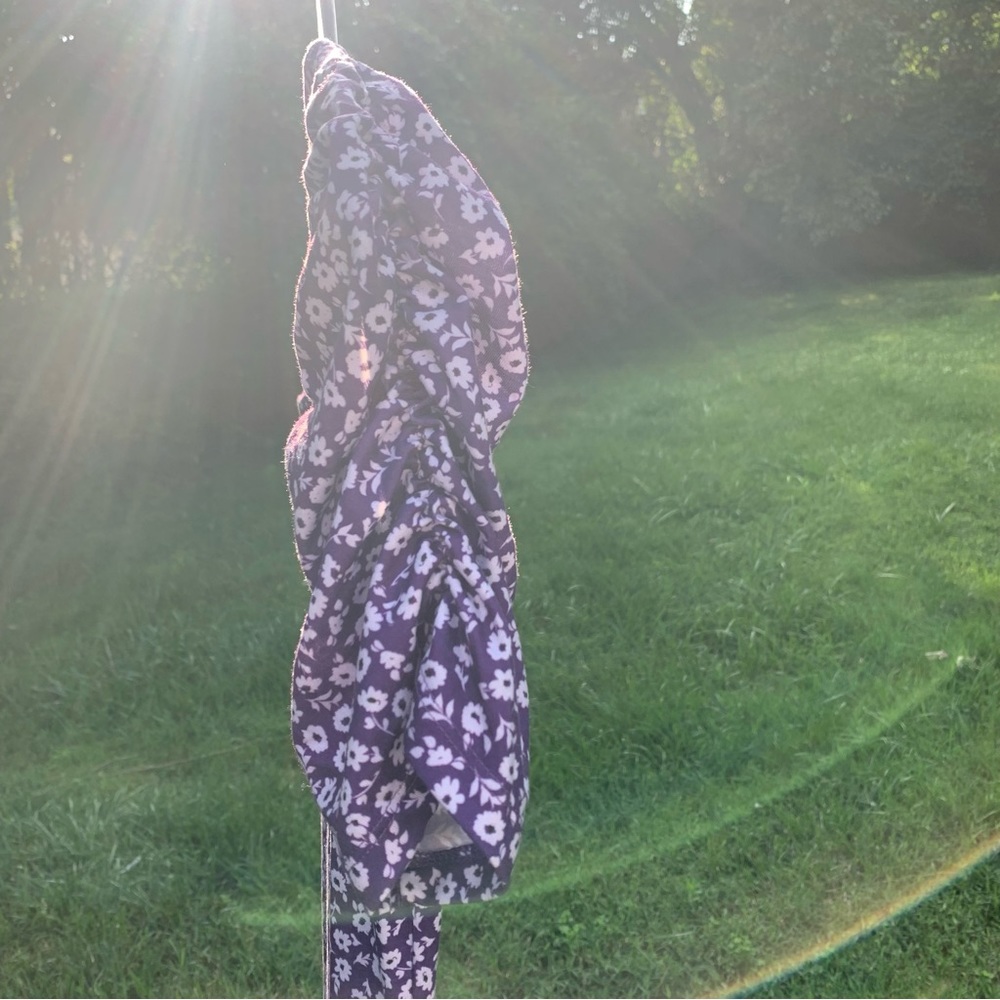 h&m purple & white floral puff sleeved midi dress NWT & never worn ๐ size small - Picture 16 of 16